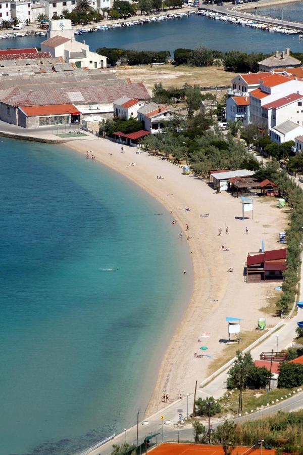 Apartments By The Sea Pag - 16100 帕格 外观 照片