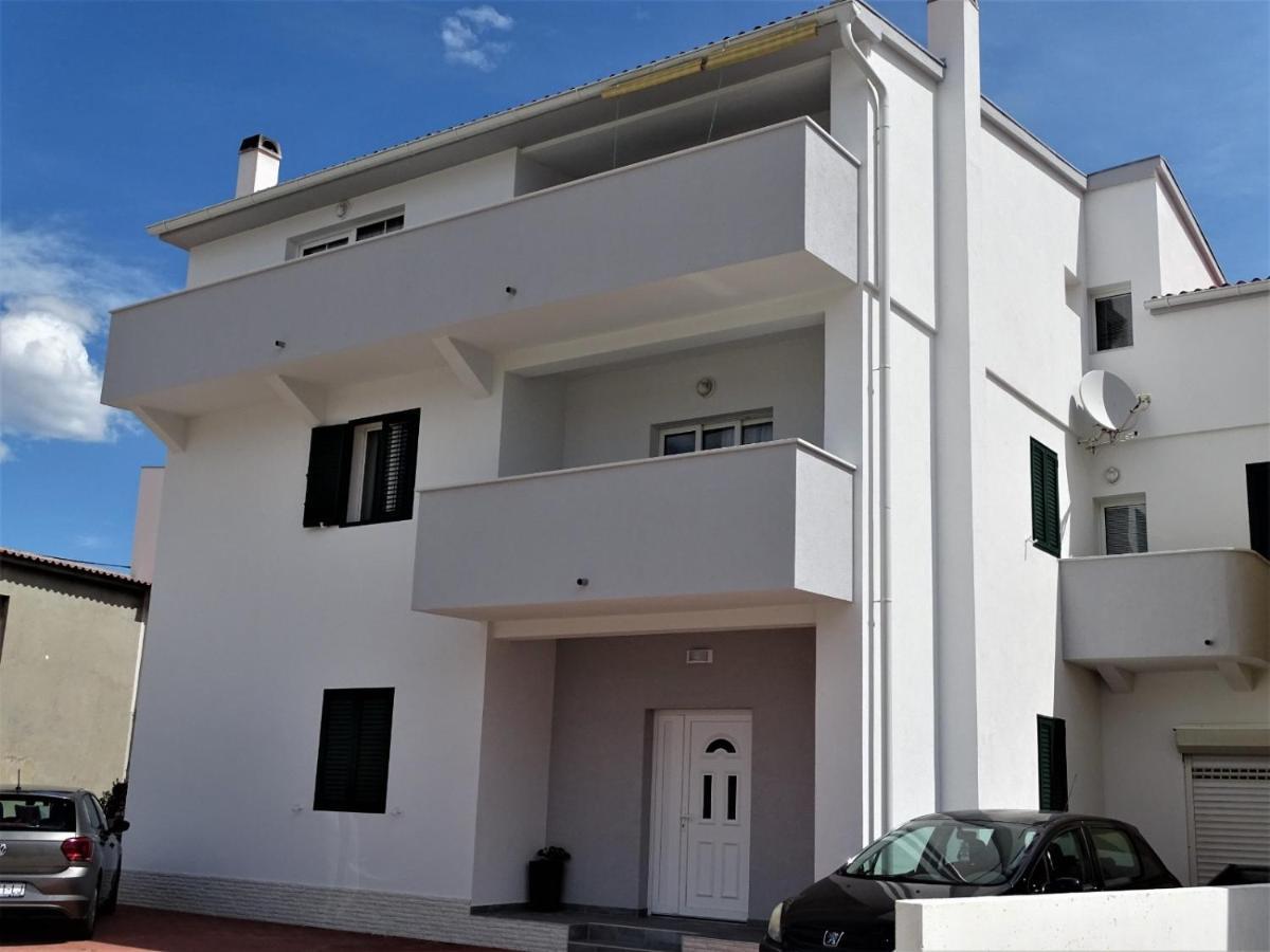 Apartments By The Sea Pag - 16100 帕格 外观 照片