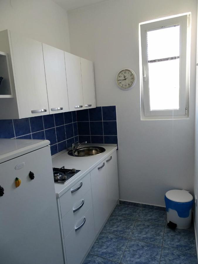 Apartments By The Sea Pag - 16100 帕格 外观 照片