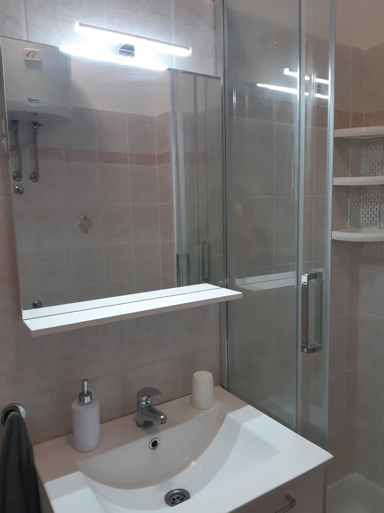Apartments By The Sea Pag - 16100 帕格 客房 照片